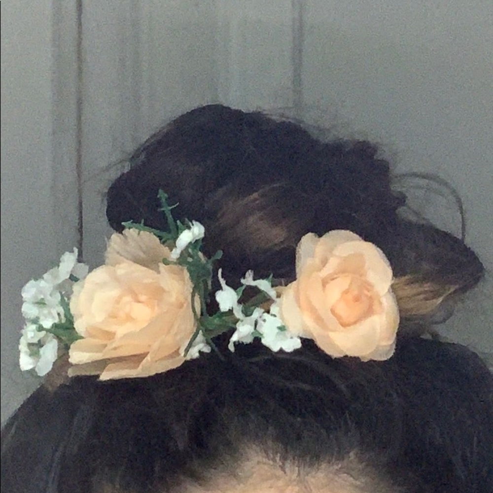 Bun Accessory 💇🏻‍♀️ - Picture 3 of 6
